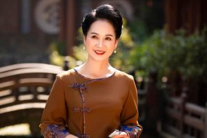 Lan huong bong 1683963190530706924564NSND Lan HươngRich Media